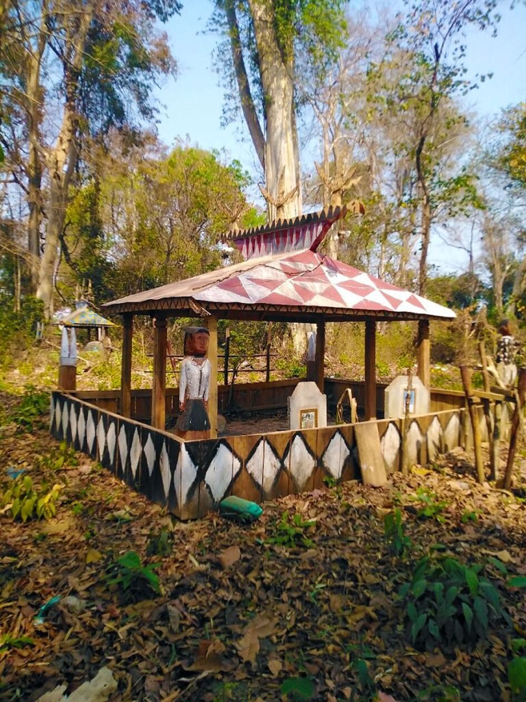 cemetary indigenous ratanakiri