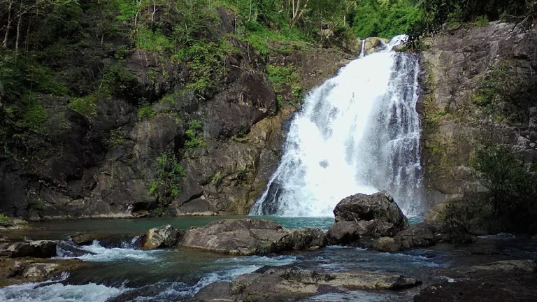 koh pong waterfall base