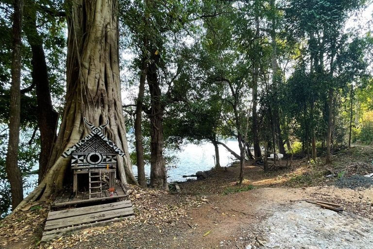 yeak laom crater lake